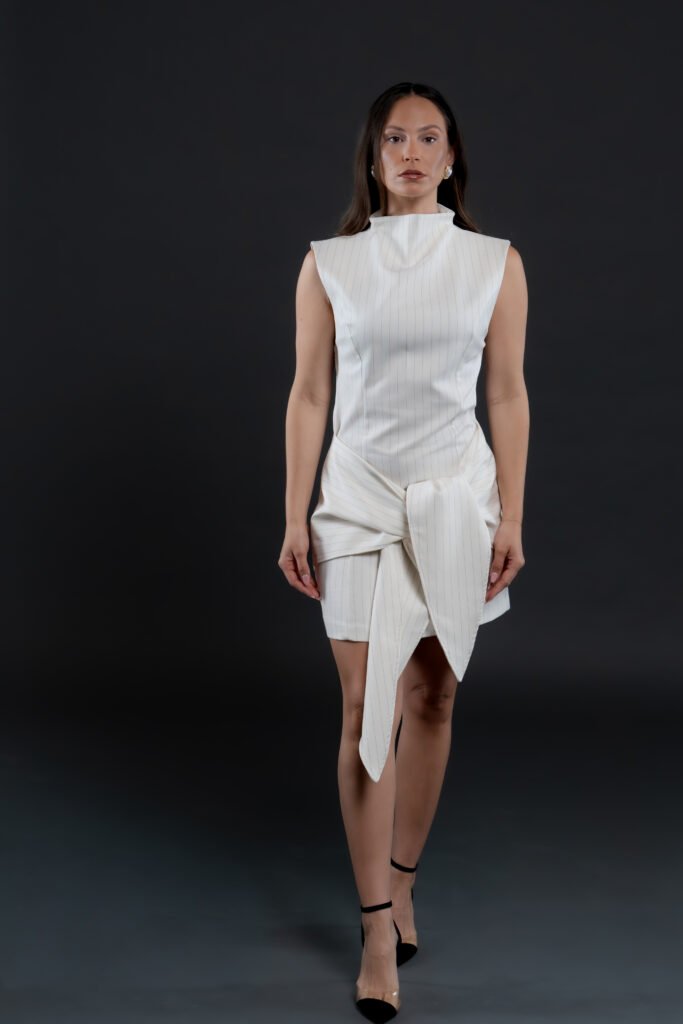 vestido de rayas verticales elegante