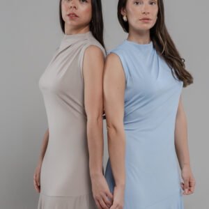 Vestido con volante azul y beige